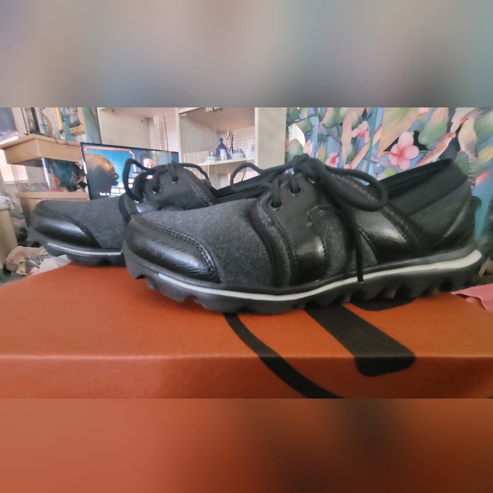 Proper Olanna 9M black shoes, NWOT